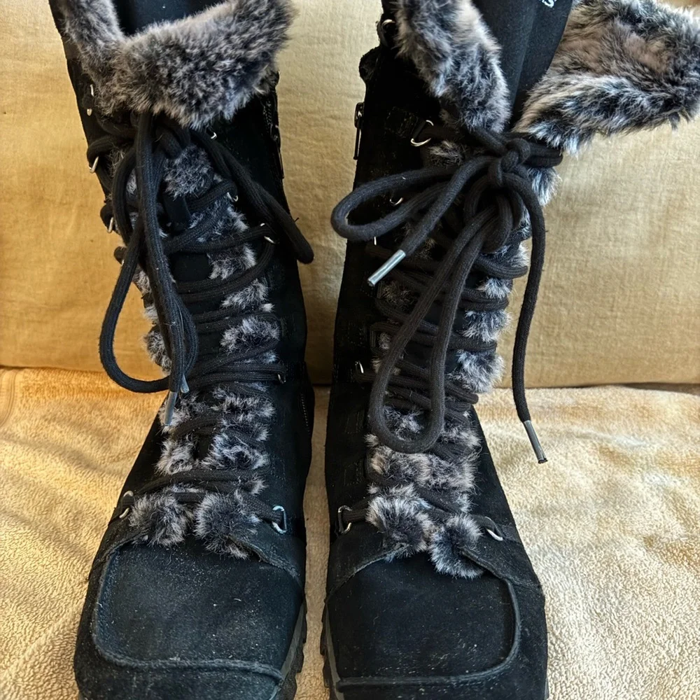 Skechers Black Suede Snow Boots - Picture 2 of 5